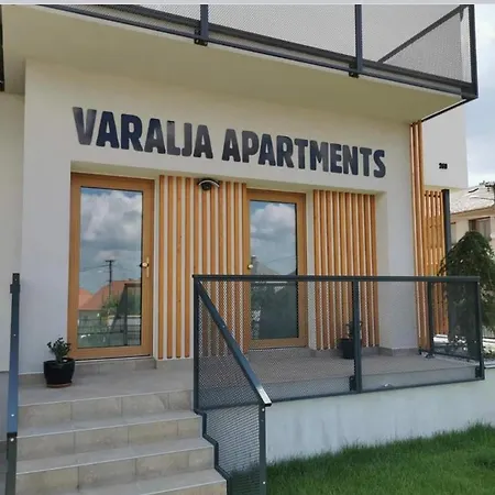 Varalja Aparthotel *