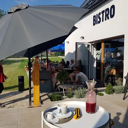 מלון דירות Varalja 3*