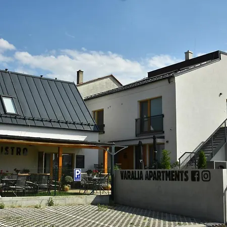 Varalja Lägenhetshotell Plavecke Podhradie