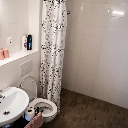 Varalja מלון דירות Plavecke Podhradie