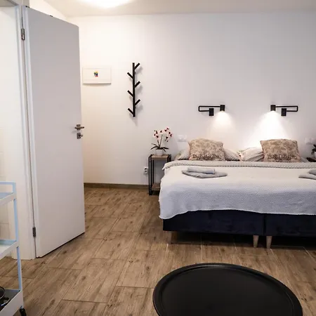 Varalja מלון דירות Plavecke Podhradie